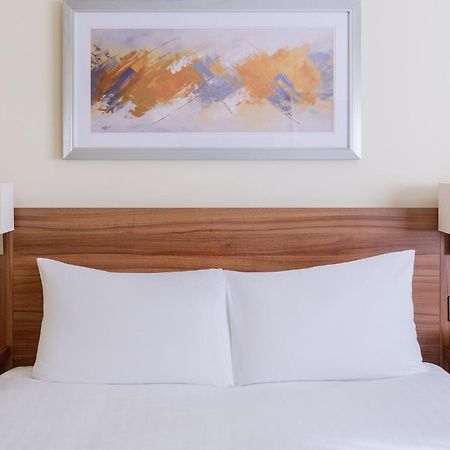Holiday Inn Northampton By Ihg Εξωτερικό φωτογραφία