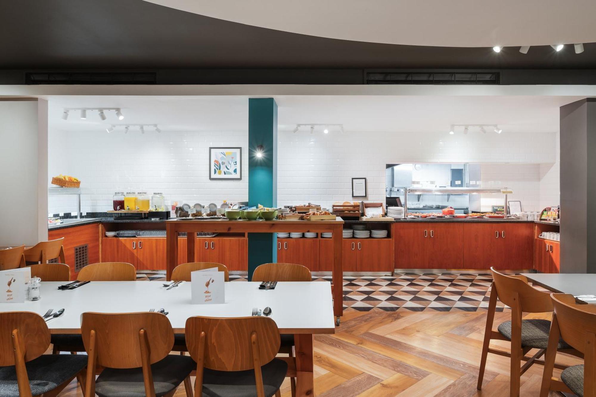 Holiday Inn Northampton By Ihg Εξωτερικό φωτογραφία
